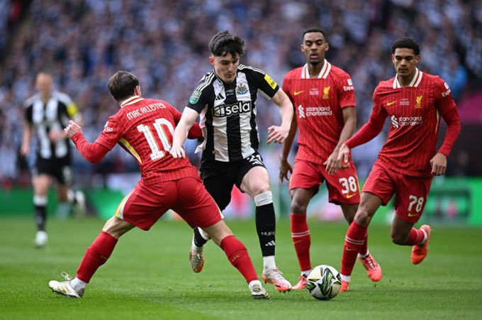 Slot thừa nhận Liverpool thua Newcastle vì đấu tay đôi kém hơn