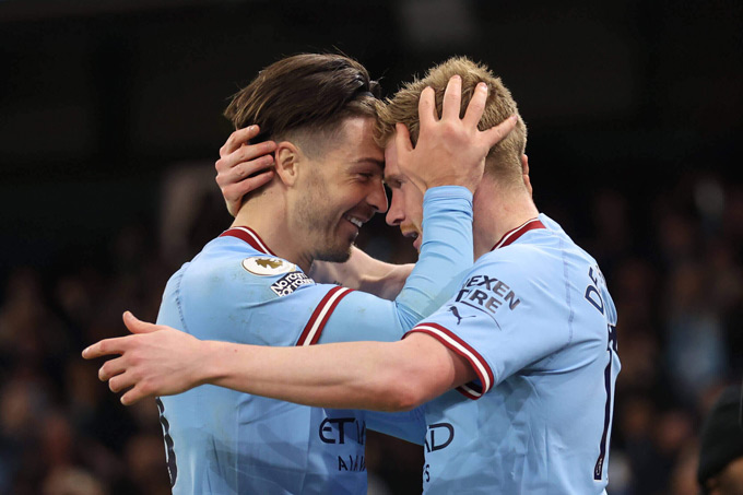 Grealish và De Bruyne là hai trong số những cầu thủ khó bám trụ tại Man City