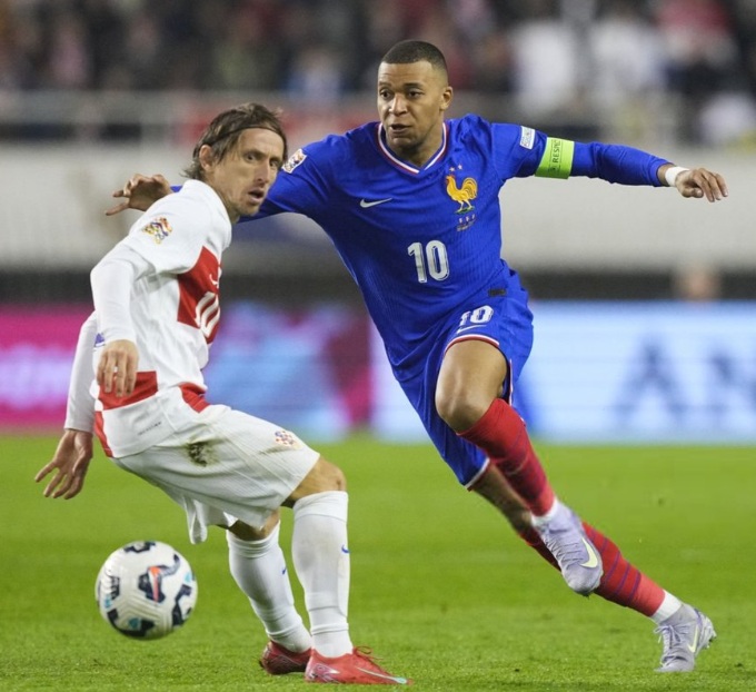 Modric khiến siêu tiền đạo Kylian Mbappe "tắt điện"