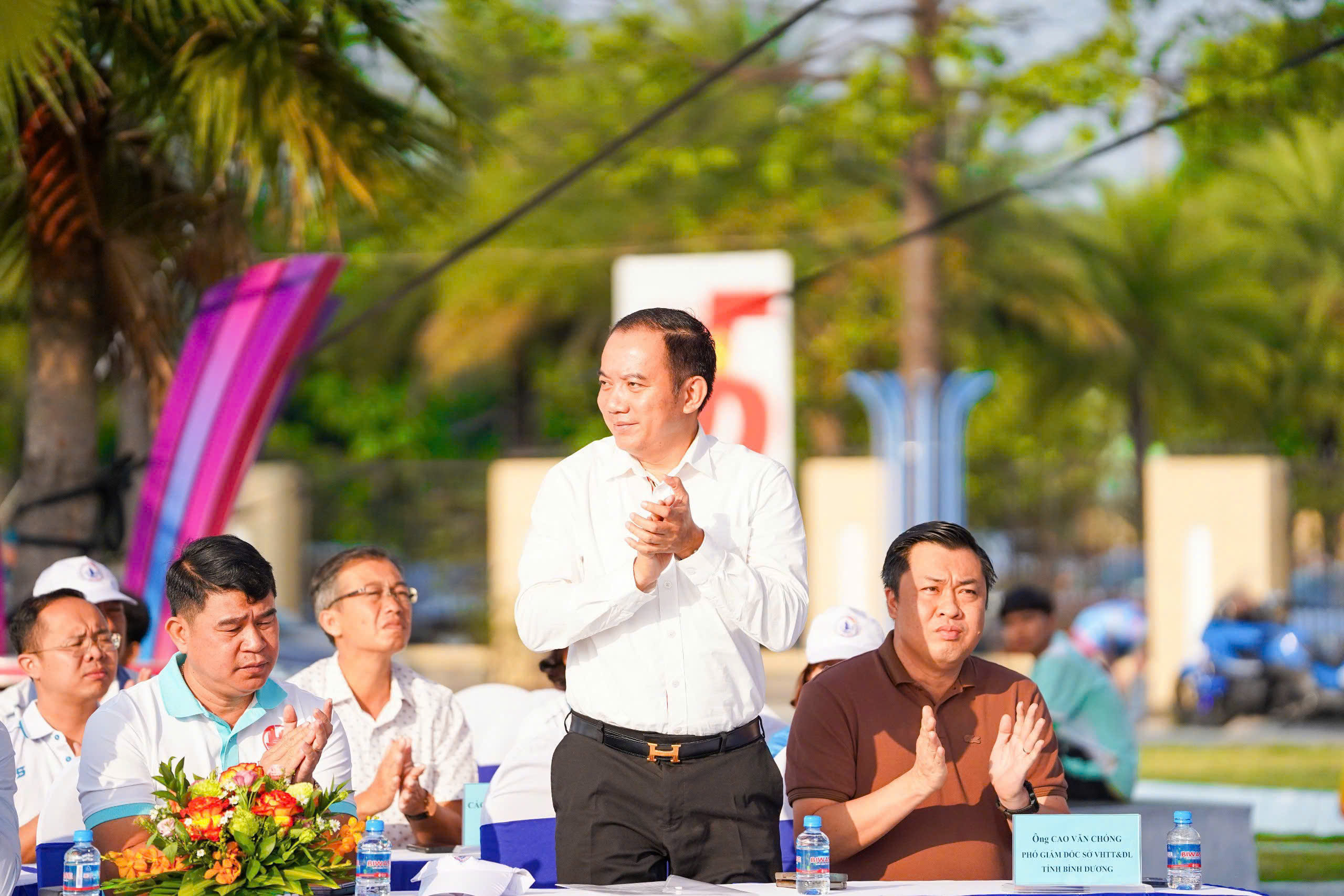 Ông Đặng Trung Dũng – Phó Chủ tịch Liên đoàn Lao động tỉnh Bình Dương tham dự Lễ phát động Ngày chạy Olympic vì sức khỏe toàn dân tỉnh Bình Dương và Giải Việt dã huyện Bàu Bàng mở rộng năm 2025