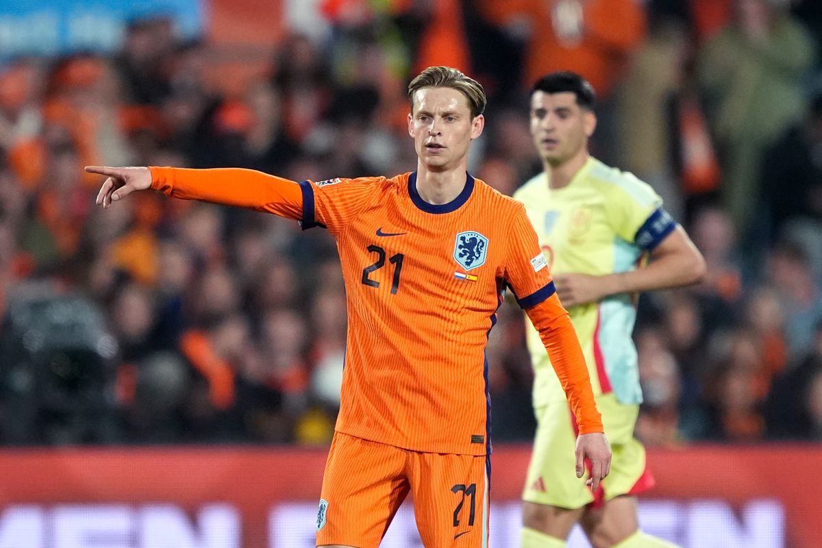 De Jong chơi rất đĩnh đạc ở trận tứ kết lượt đi với ĐT Tây Ban Nha ở Nations League