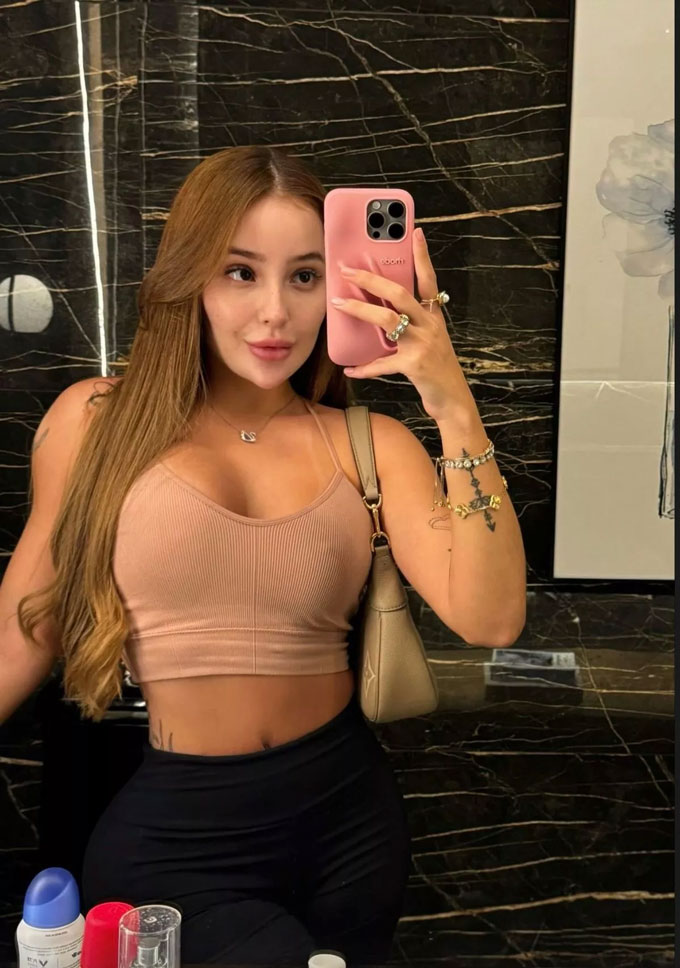 Nayara Macedo tham gia tiệc sex cùng Neymar