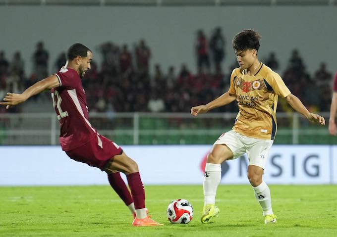Các cầu thủ của CAHN đã bỏ lỡ quá nhiều cô hội ở trận bán kết Shopee Cup. Ảnh: FBNV