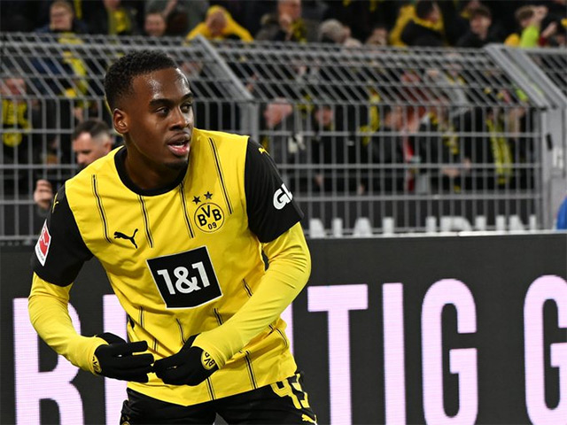 Gittens còn rất trẻ nhưng đã có 3 mùa giải chinh chiến ở Bundesliga