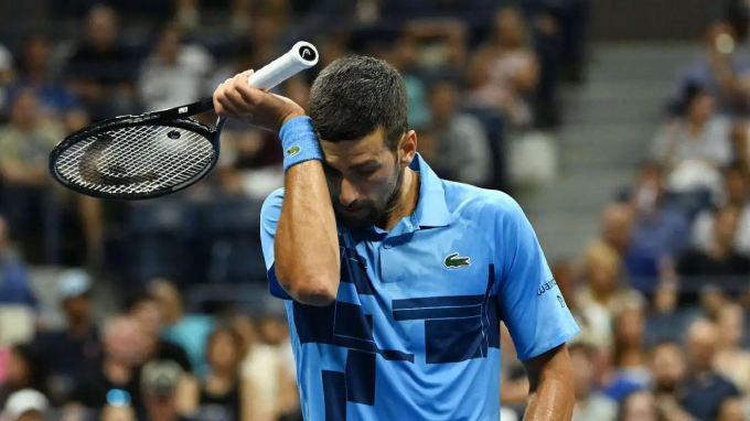 Djokovic trượt dài trong năm 2025
