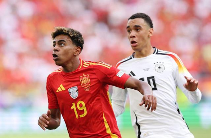 Yamal từng đối đầu Musiala tại EURO 2024
