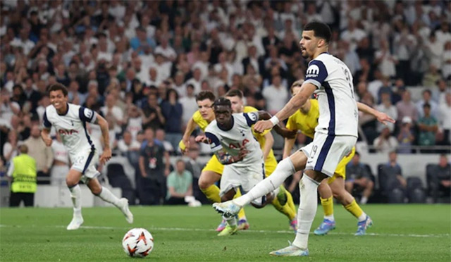Tottenham đã đặt một chân vào chung kết Europa League 2024/25