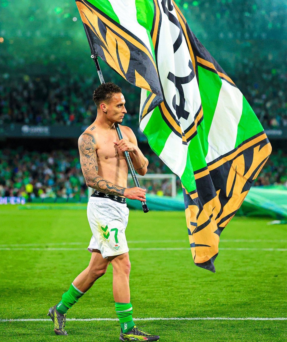 Antony lại lần nữa sắm vai người hùng giúp Betis thắng Fiorentina