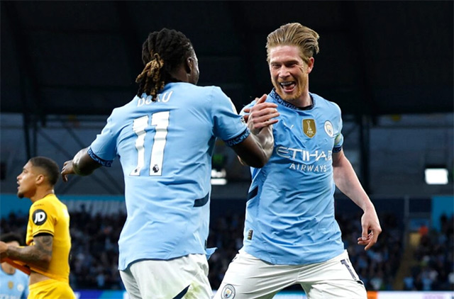 De Bruyne ghi bàn vào lưới Wolves nhờ đường kiến tạo của Doku