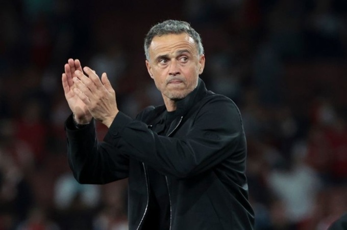 HLV Luis Enrique của PSG đang rất sốt ruột chờ tin của Dembele