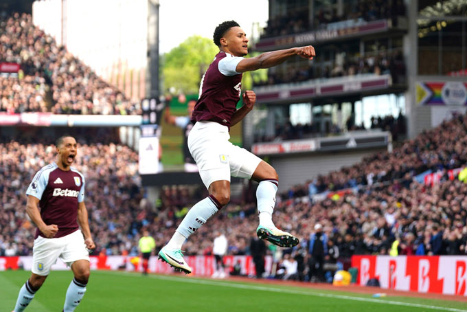 Ollie Watkins trong màu áo Aston Villa