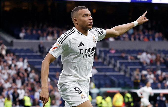 Mbappe tỏa sáng với một cú đúp bàn thắng