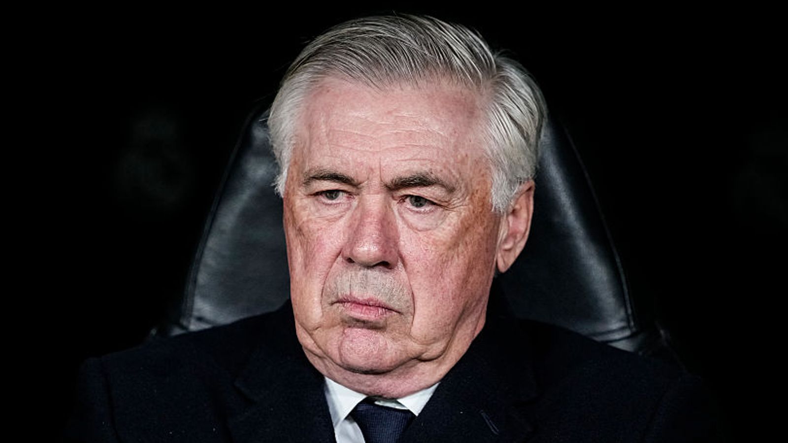 Chu kỳ thành công của Ancelotti tại Real đã kết thúc, và ông trở thành “con dê tế thần” 