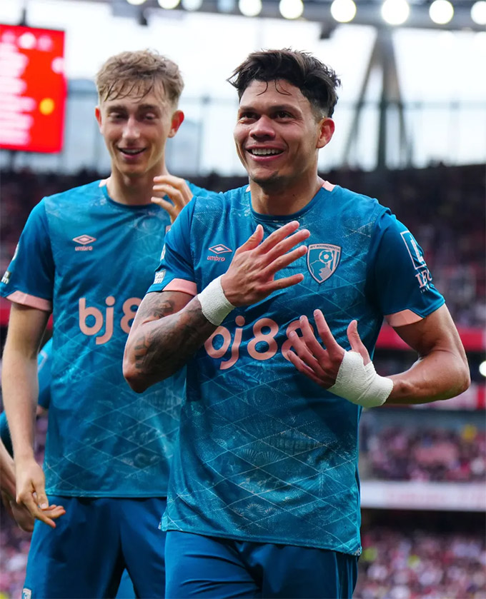 Evanilson ăn mừng sau khi giúp Bournemouth lội ngược dòng thành công trước Arsenal tại vòng 35 Premier League