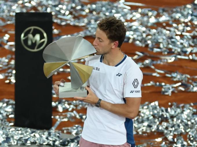 Casper Ruud trở lại Top 10 ATP