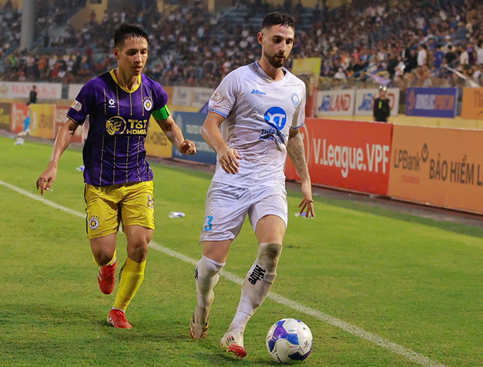 Kevin Phạm Ba chơi tốt trước CLB Hà Nội - Ảnh: Nam Định FC 
