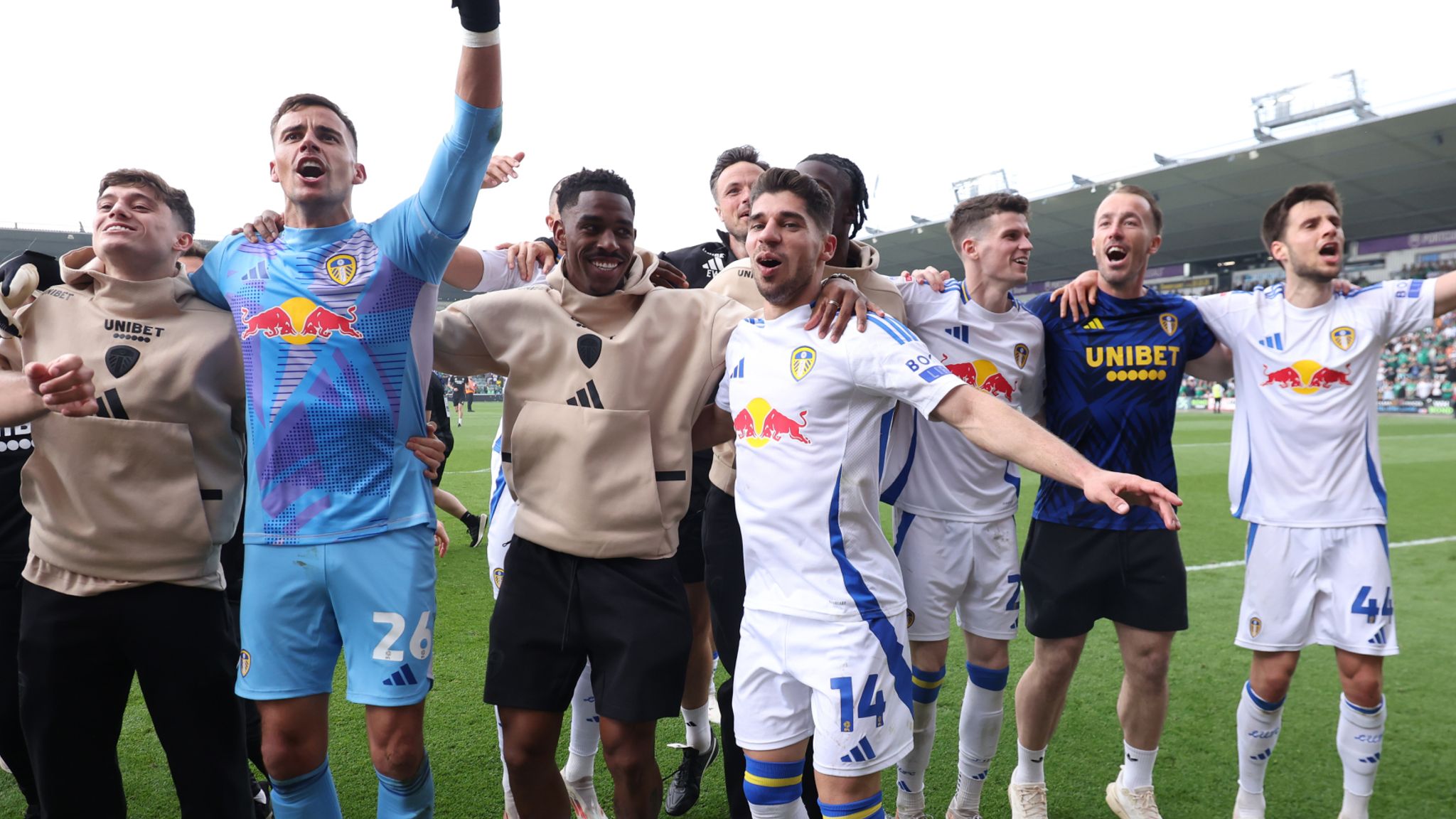 Leeds thăng hạng Premier League và có ý định mời Mourinho về cầm quân