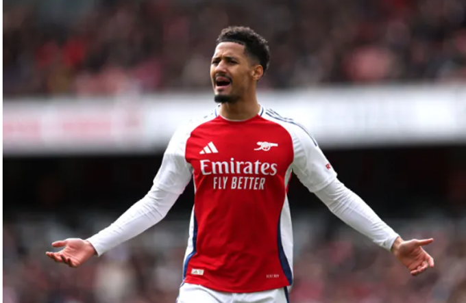 Saliba đang được Real Madrid theo đuổi.