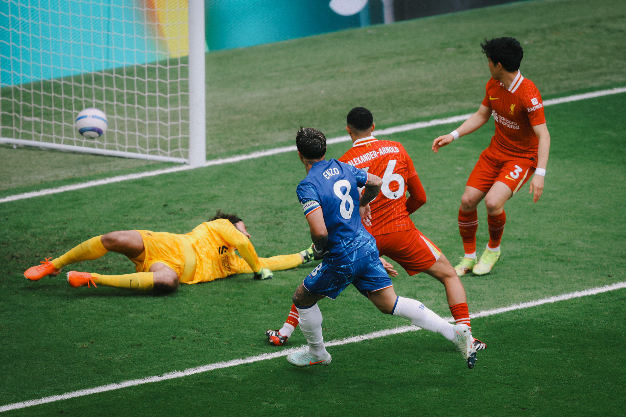 Liverpool nhận thất bại trước Chelsea