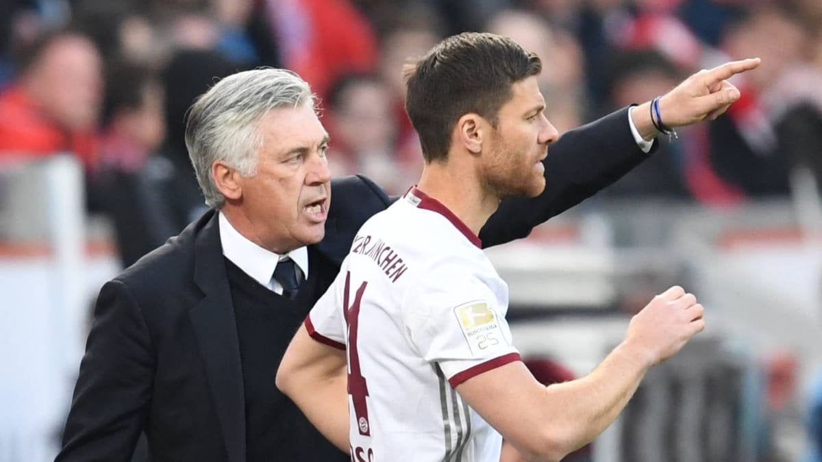 Mới ngày nào chú bé Alonso còn nghe lời Ancelotti