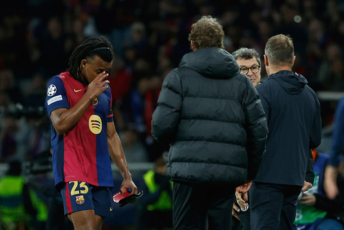 Kounde không ra sân ở trận Inter vs Barca 