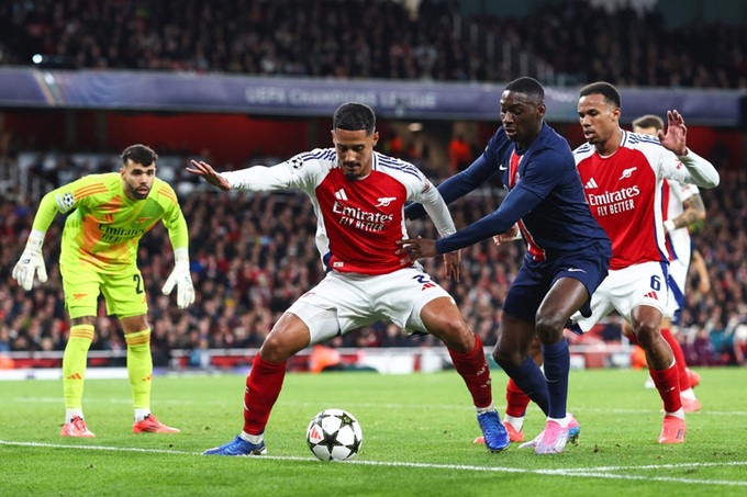 Arsenal chơi phòng ngự "bóng chết" rất kém