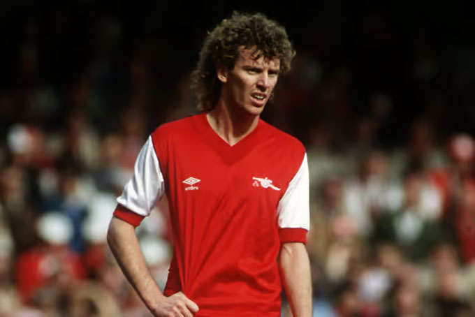 Graham Rix khi còn khoác áo Arsenal