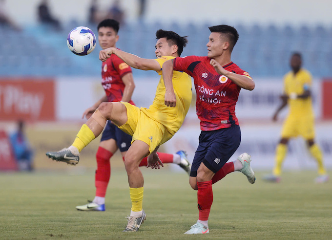 Quảng Nam vừa có trận thua 0-3 trước CAHN. Ảnh: Phi Hải 