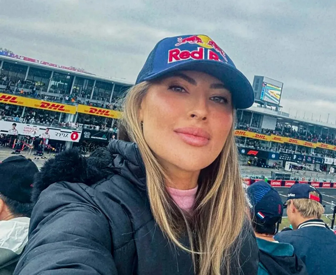 Amanda tới Nhật Bản để theo dõi chặng đua Japanese Grand Prix