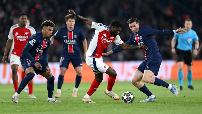 Partey bị NHM Arsenal chỉ trích vì màn trình diễn kém cỏi
