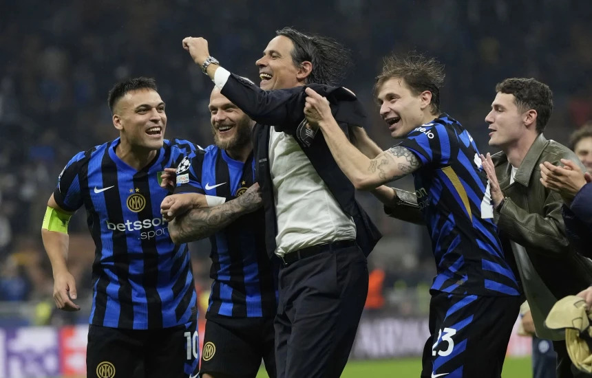 Simone đã cùng Inter đoạt 1 Scudetto, 2 Coppa Italia và 2 Siêu cúp Italia