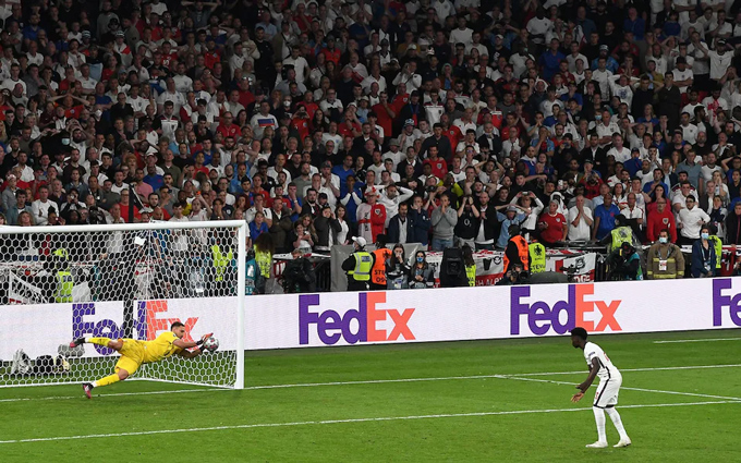 Donnarumma từng đánh bại Saka trong loạt sút luân lưu tại chung kết EURO 2020