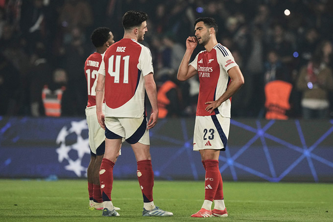 Arsenal thua tâm phục khẩu phục PSG tại bán kết