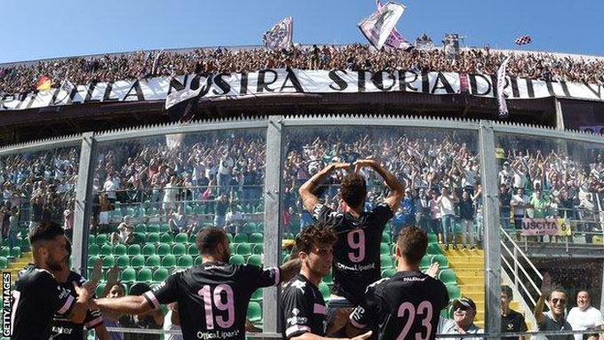 Athletic Palermo giành quyền thăng hạng