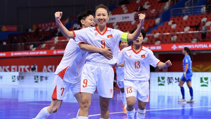 ĐT futsal nữ Việt Nam đang tạm dẫn đầu bảng B