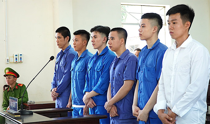 6 cầu thủ Bà Rịa Vũng Tàu nhận tổng án 38 năm tù cho tội đánh bạc và tổ chức đánh bạc - Ảnh: MQ