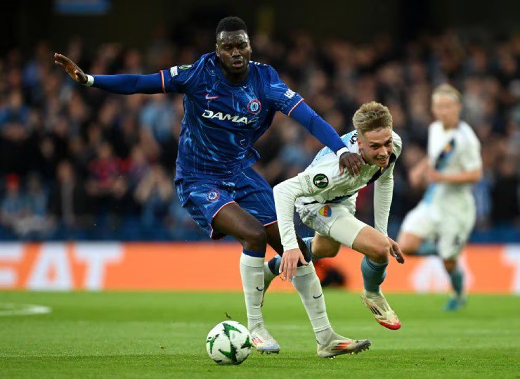 Chelsea không gặp nhiều khó khăn để vào chung kết Conference League