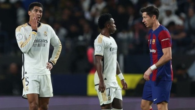 Jude Bellingham "méo mặt" trước Barca ở các trận El Clasico mùa này