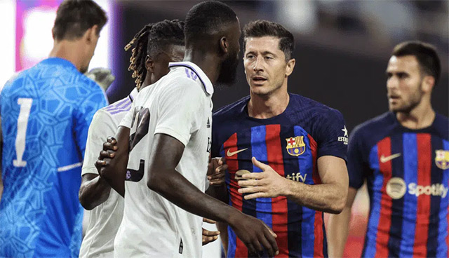 Barca đang dẫn trước Real trong cuộc đua tới ngôi vô địch La Liga 2024/25