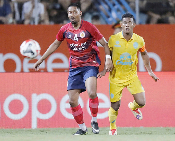 Jason Quang Vinh mong chờ Văn Hậu tái xuất - Ảnh: CAHN FC 