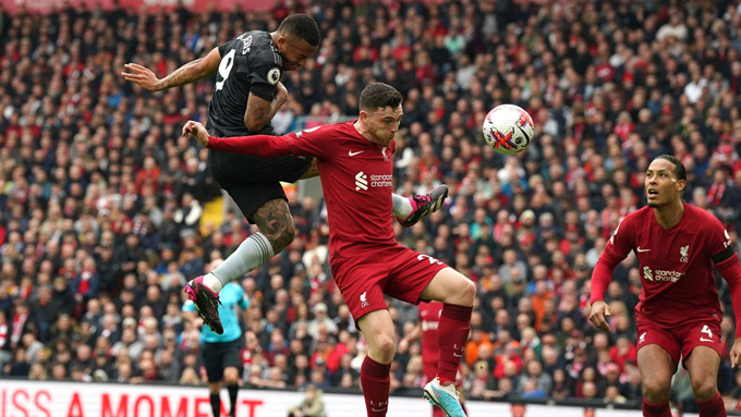 Anfield chưa bao giờ là nơi dễ kiếm điểm với Arsenal