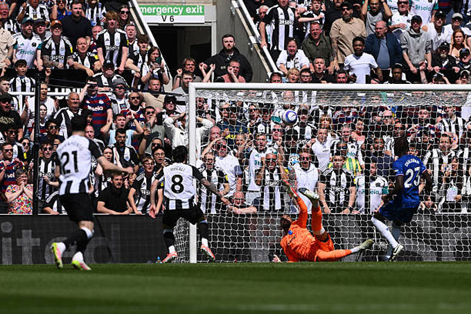 Tonali mở tỷ số cho Newcastle ngay phút thứ 2