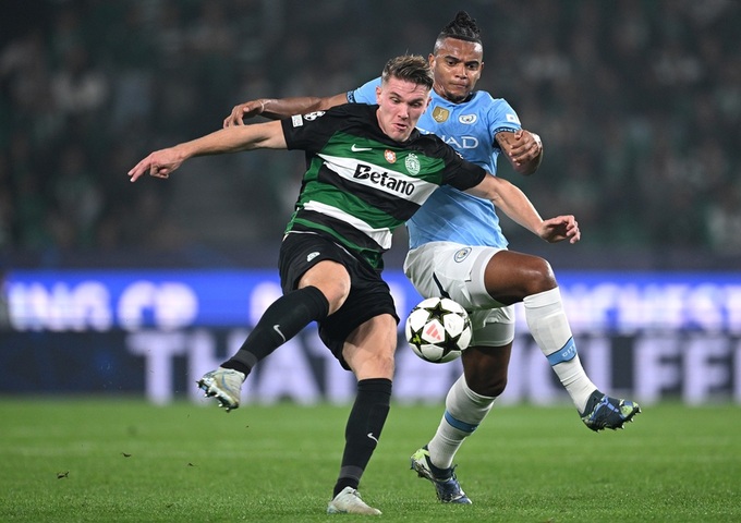 Gyokeres thi đấu tự tin trước các hậu vệ của Man City