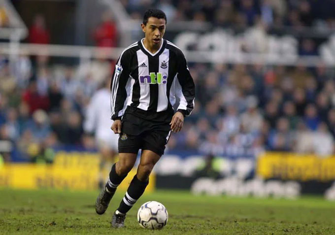 Nolberto Solano khi còn khoác áo Newcastle
