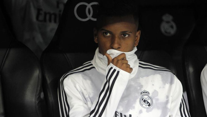 Tương lai của Rodrygo tại Real đang bị đặt nhiều nghi ngờ khi anh ngồi dự bị cả trận El Clasico