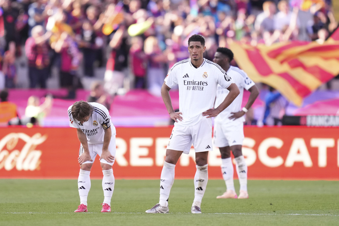 Real Madrid đã thua cả 4 trận Kinh điển mùa này, và chuẩn bị mất danh hiệu thứ 3 vào tay Barca.