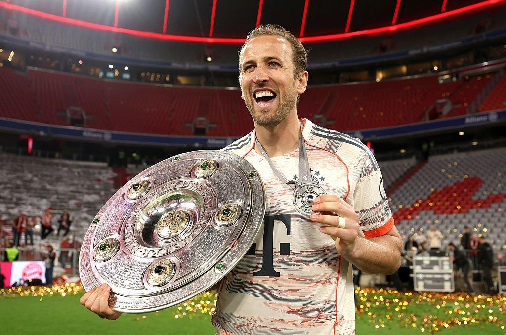 Sau hơn chục năm chinh chiến, giờ Harry Kane mới nếm trải hương vị chiến thắng vô địch