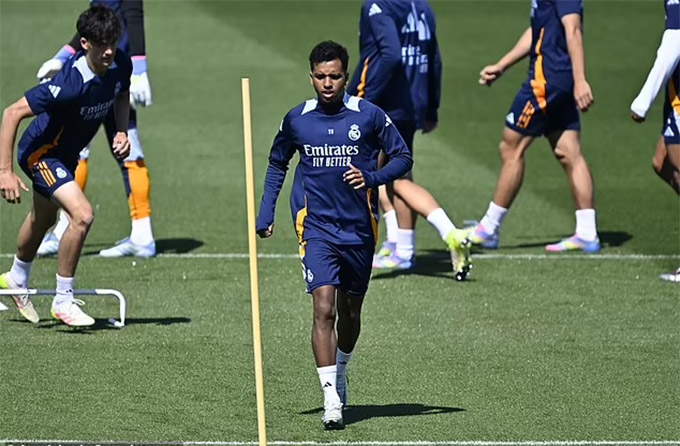 Rodrygo vẫn tập luyện nhưng không biết có ra sân trước Mallorca hay không