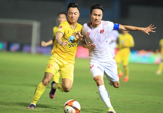 Thanh Hoá (áo vàng) đã hết tham vọng giành huy chương