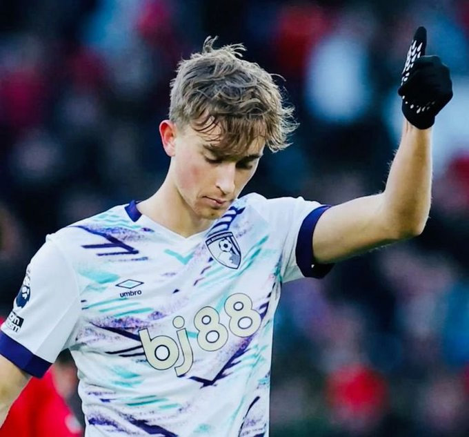 Real Madrid vượt mặt nhiều đại diện Ngoại hạng Anh để có Huijsen